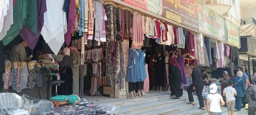 الألبسة المستعملة الأوروبية تغزو الأسواق السورية: هل تقضي على تجارة الألبسة الجديدة؟