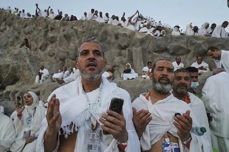 بنجاح مدعوم بالذكاء الاصطناعي: السعودية تعلن عن تفويج أكثر من 1.6 مليون حاج إلى عرفات