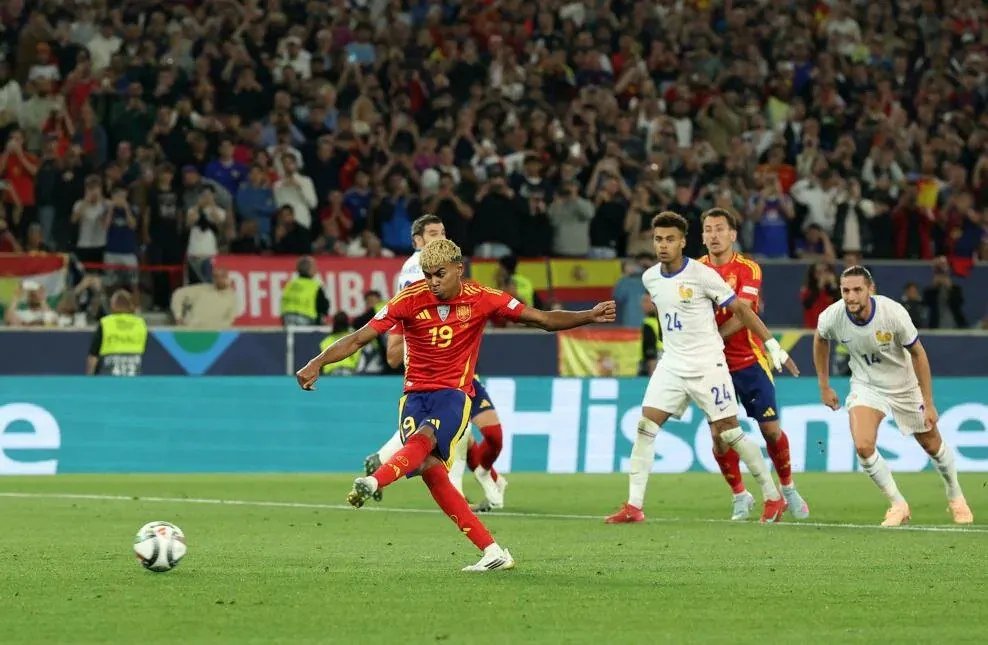 إسبانيا تضرب موعدًا ناريًا مع البرتغال في نهائي دوري الأمم الأوروبية بعد مباراة مجنونة ضد فرنسا