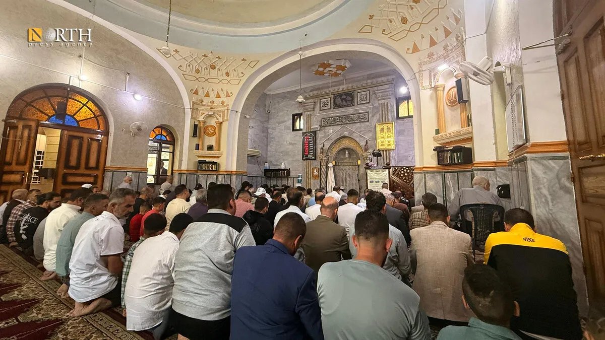 السويداء: صور مؤثرة من صلاة العيد في الجامع الكبير تعكس روحانية العيد