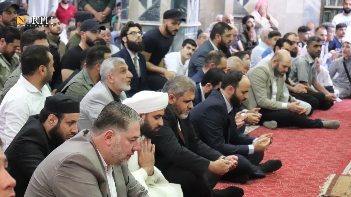 بهجة العيد تغمر حلب: صلاة عيد الأضحى في جامع نور الشهداء بحضور رسمي وشعبي
