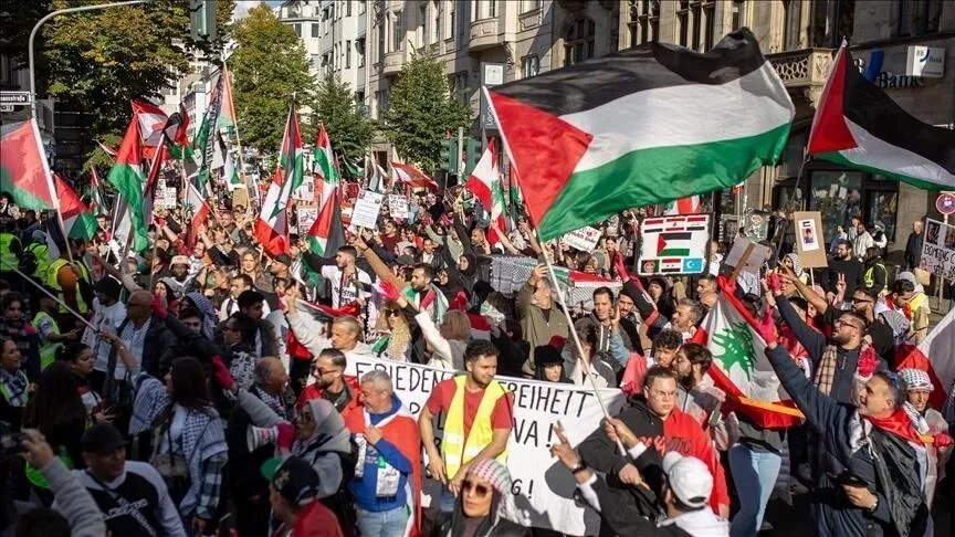 رسالة مفتوحة في ألمانيا تطالب بوقف إمداد إسرائيل بالأسلحة بسبب الوضع في غزة