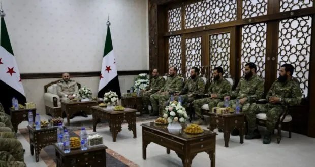 وزير الدفاع السوري يستقبل قيادات عسكرية ويهنئهم بحلول عيد الأضحى