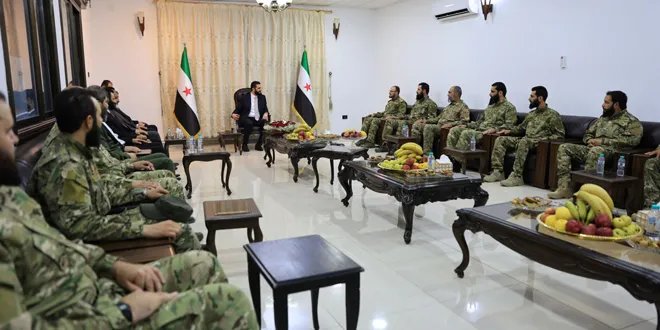 الرئيس الشرع يتفقد الفرقة 40 في درعا ويؤكد على أهمية دور الجيش