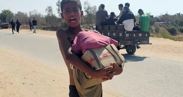 مأساة في غزة: 17 قتيلاً بينهم عائلة بأكملها في قصف إسرائيلي على خان يونس ورفح