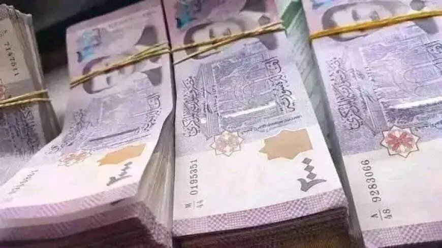 تدهور مستمر: أسعار الدولار واليورو والذهب تسجل أرقامًا قياسية مقابل الليرة السورية اليوم السبت