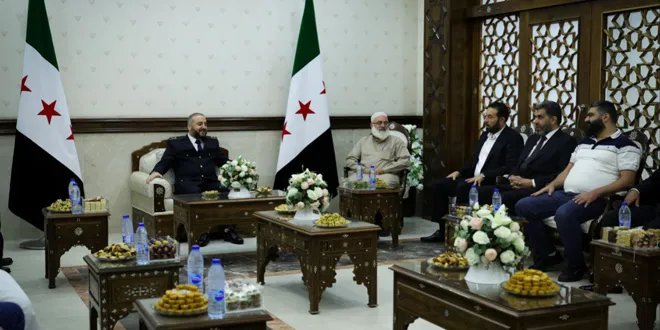 وزير الدفاع يستقبل وفداً من أمناء دمشق بمناسبة عيد الأضحى