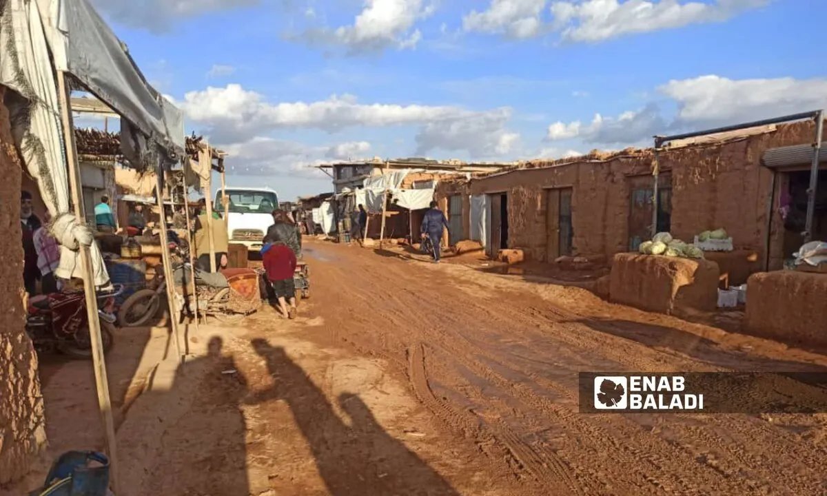 إغلاق مخيم الركبان: نهاية فصل مأساوي وبداية أمل للنازحين السوريين