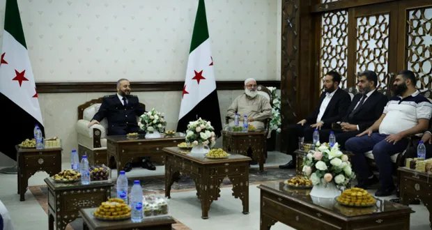 وزير الدفاع يستقبل وفداً من أمناء دمشق بمناسبة عيد الأضحى