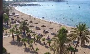 الساحل السوري يستغيث: هل ينجو الموسم السياحي من شبح الأزمة الأمنية؟