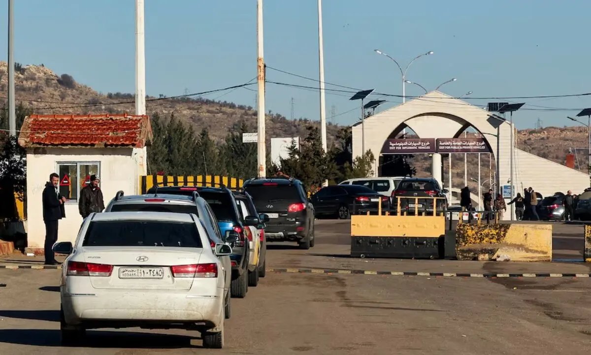 توضيح هام: المنافذ السورية تنفي إعفاء اللبنانيين من تأشيرة الدخول وشروط جديدة للدخول
