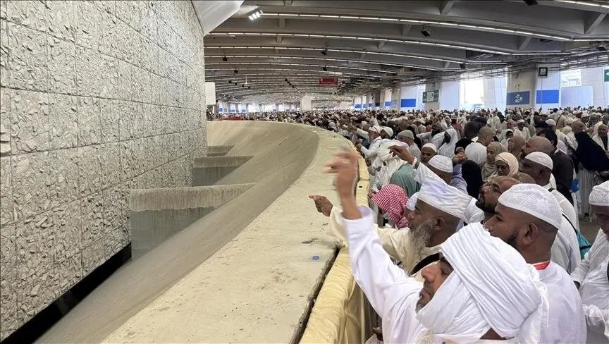 الحجاج يختتمون مناسك الحج برمي الجمرات وسط إجراءات تنظيمية وأمنية مشددة