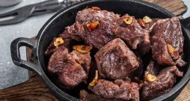 وداعاً لروائح الطبخ المزعجة: حيل بسيطة للحفاظ على مطبخ منعش في العيد