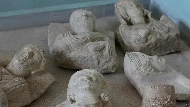 الغارديان تكشف: نهب الآثار السورية وبيعها علنًا على فيسبوك بعد الفوضى