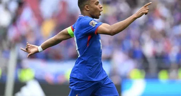 مبابي يحطم أرقام ميسي ورونالدو: سرعة الوصول إلى الهدف الدولي الـ 50 تصدم الأساطير