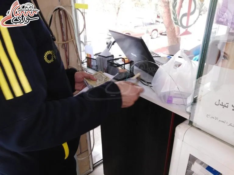 بعد انخفاض الدولار: أسعار الغذاء تتراجع.. لكن تكاليف الطبابة والإيجارات تبقى مرتفعة