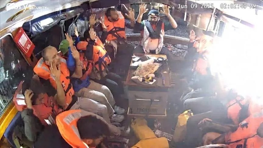 إسرائيل تعترض سفينة "مادلين" المتجهة إلى غزة وتعتقل متضامنين دوليين