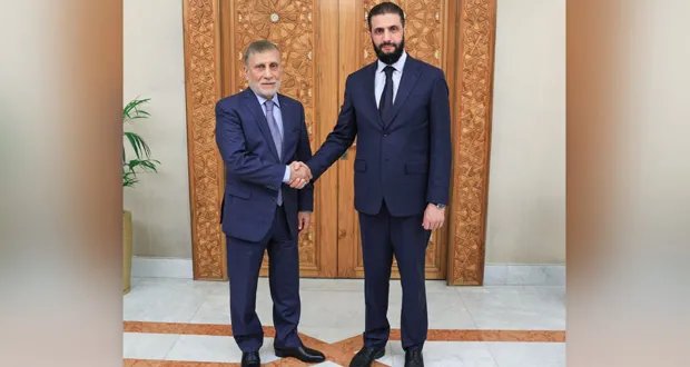 الرئيس الشرع يستقبل مبعوثًا خاصًا من رئيس الوزراء العراقي في دمشق