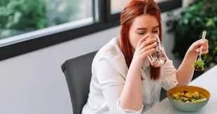 وداعاً لعسر الهضم في عيد الأضحى: 5 مشروبات سحرية لتسهيل عملية الهضم بعد وجبات العيد الدسمة