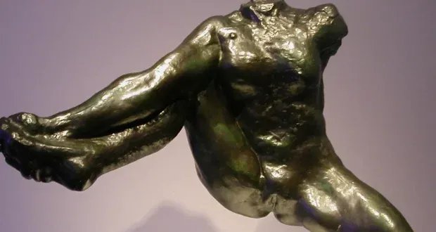 اكتشاف منحوتة رخامية نادرة لرودان تباع بمبلغ 860 ألف يورو في مزاد علني بفرنسا