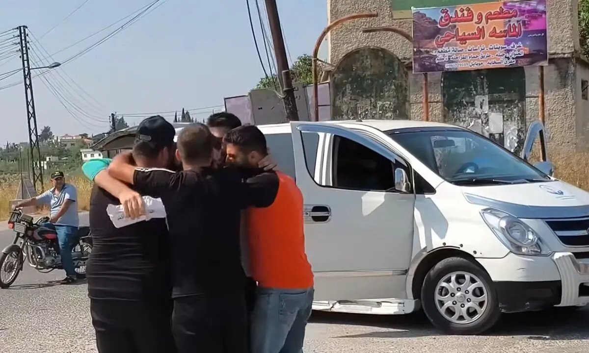 إطلاق سراح ضباط من نظام الأسد السابق يثير جدلاً في سوريا: الداخلية تبرر والناشطون ينتقدون