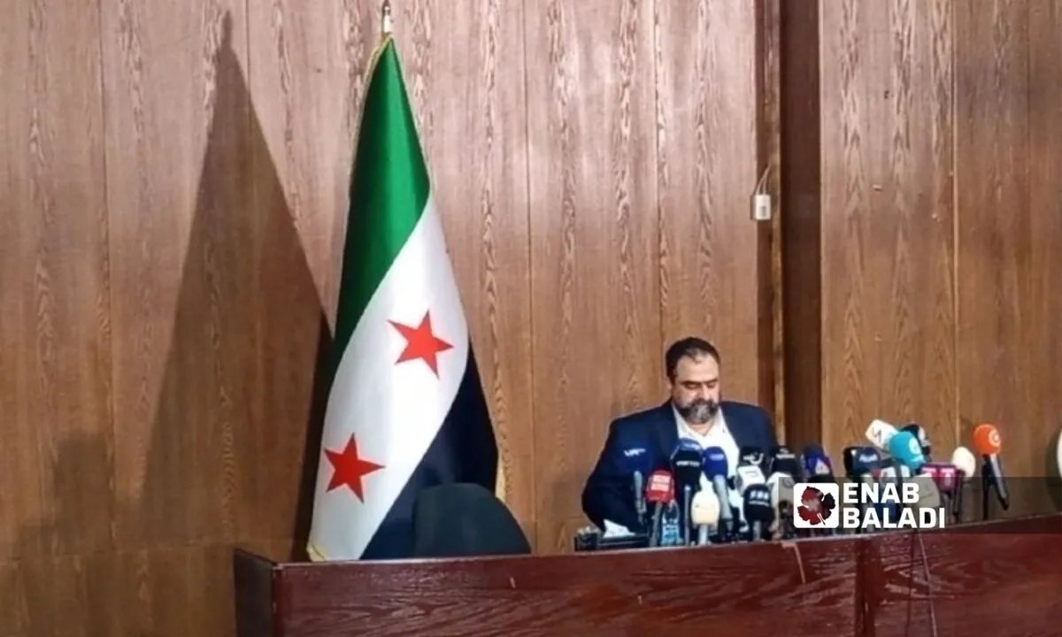 لجنة "السلم الأهلي" تبرر الإفراج عن ضباط سابقين في النظام السوري: إجراءات لتهدئة التوتر المجتمعي