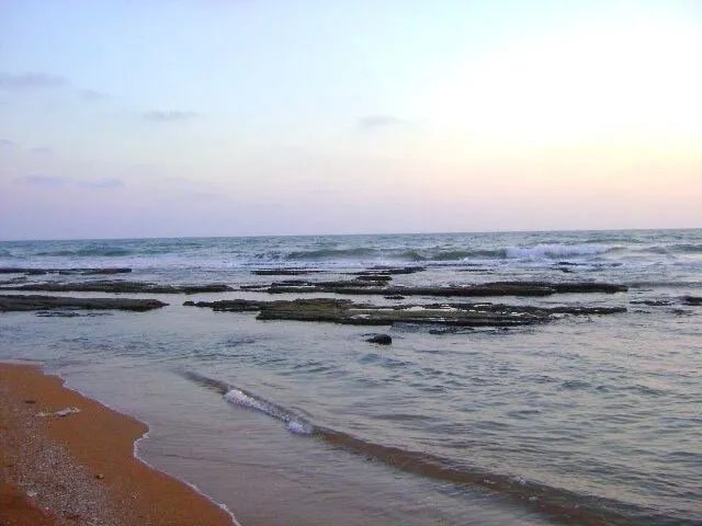 إجراءات جديدة لحماية مرتادي الشواطئ والمسابح في سوريا: تعليمات مشددة للسلامة والآداب العامة