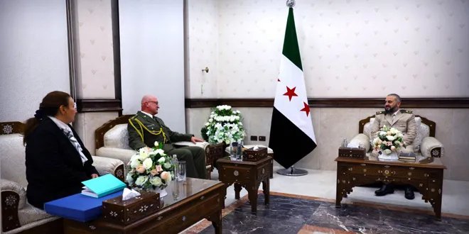 وزير الدفاع السوري يبحث مع الملحق العسكري التشيكي تعزيز التعاون العسكري بين البلدين