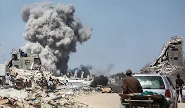 غزة تحت القصف: مجازر إسرائيلية تستهدف النازحين وسط أنباء عن تقدم في مفاوضات وقف إطلاق النار