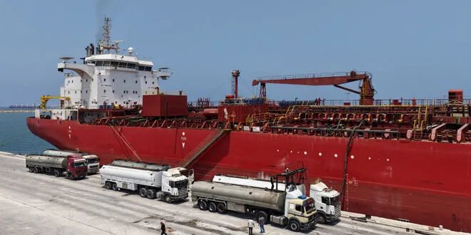 وصول أكبر شحنة زيت نخيل منذ سنوات إلى مرفأ طرطوس قادمة من ماليزيا وإندونيسيا