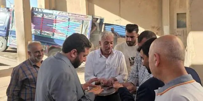 درعا: نائب وزير الاقتصاد يتفقد مركز إزرع لتسويق الحبوب ويشيد بجهود الفلاحين بعد تسويق 3 آلاف طن