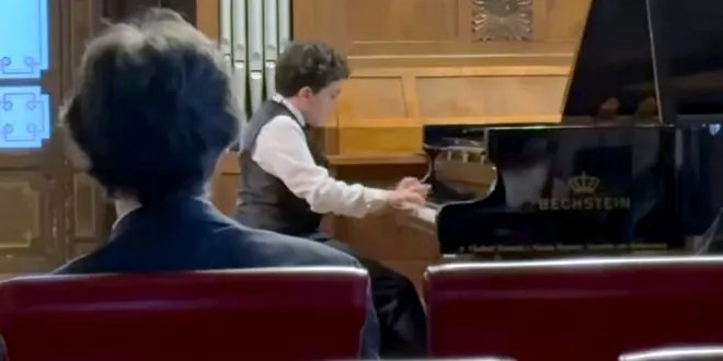 تيم الجمال.. موهبة سورية تتألق في مسابقة البيانو الدولية بميلانو