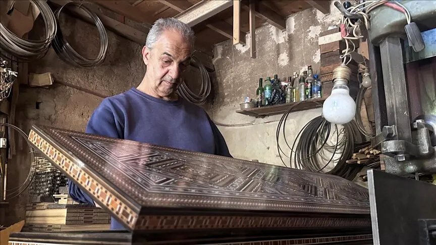 فسيفساء الخشب الدمشقية: حرفة عريقة تتحدى الزمن وتناشد جيلًا جديدًا