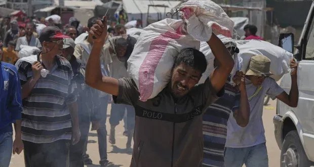 مجزرة في غزة: قتلى وجرحى بالعشرات برصاص الجيش الإسرائيلي قرب مركز لتوزيع المساعدات