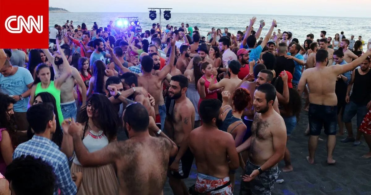 جدل في سوريا حول ضوابط ملابس السباحة: ما المسموح والممنوع على الشواطئ؟