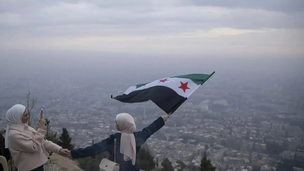 سوريا بعد الأسد: السياحة بين مطرقة الفوضى الأمنية وسندان القيود على الحريات.. هل يتبخر حلم الانتعاش؟