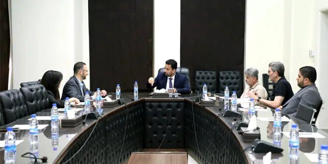 وزير الصحة يبحث مع منظمة الإغاثة النرويجية تعزيز التعاون لدعم القطاع الصحي في سوريا
