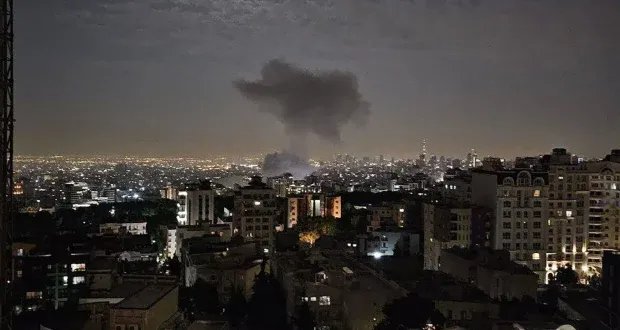 السعودية تستنكر بشدة "الاعتداءات الإسرائيلية السافرة" على إيران وتطالب بوقفها الفوري