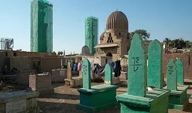 تحديث أم تدمير؟ هدم مقبرة أحمد شوقي يثير جدلاً حول مصير جبانات القاهرة التاريخية