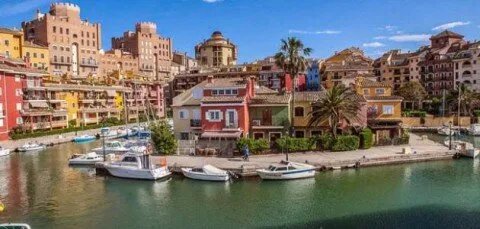 اكتشف فالنسيا مجاناً: دليل لأفضل المغامرات الفنية والثقافية المخفية