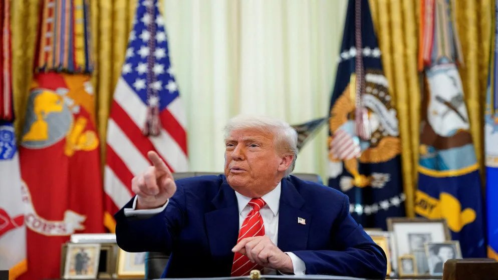 تصعيد خطير: ضربات إسرائيلية تستهدف منشآت نووية وعسكرية في إيران وترامب يدعو لاتفاق نووي