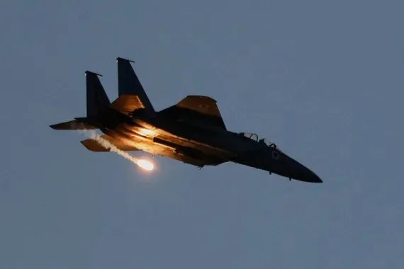 تصعيد خطير: إسرائيل تعلن عن ضربات مستمرة في إيران ونشر قوات احتياط استعدادًا لمواجهة شاملة