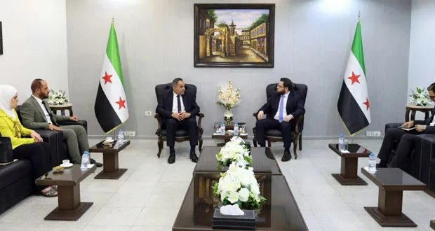 وزيرا التنمية الإدارية والزراعة يبحثان حلولاً للتحديات الهيكلية في وزارة الزراعة