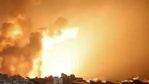 انفجارات قوية تهز تدمر: استهداف مستودع أسلحة ومقر للميليشيات الإيرانية