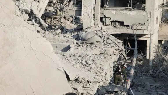 تصعيد خطير: إيران تشن هجوماً صاروخياً واسع النطاق على إسرائيل رداً على غارات جوية