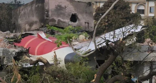 كارثة جوية في الهند: ارتفاع عدد ضحايا تحطم طائرة "إير إنديا" إلى 279 قتيلاً