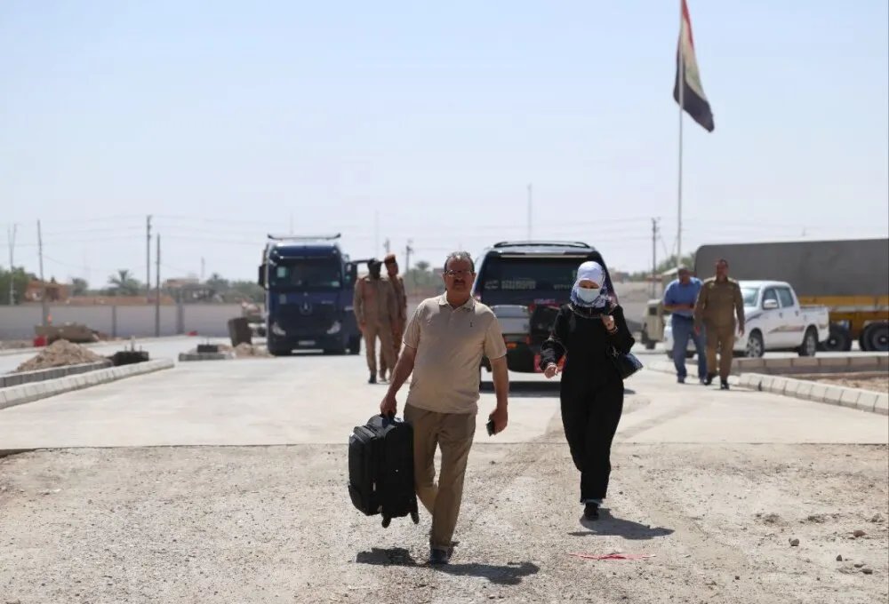 فتح معبر القائم-البوكمال الحدودي بين سوريا والعراق أمام المسافرين والشاحنات لتعزيز التجارة