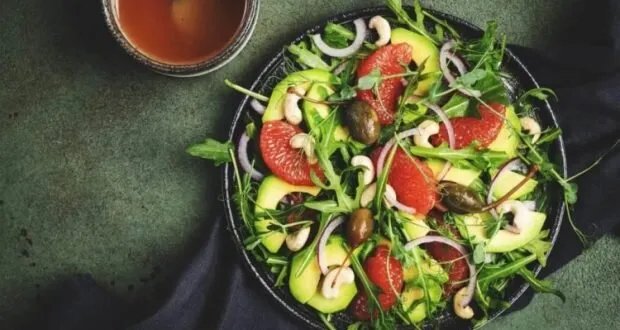 استمتع بمذاق الصحة: طريقة تحضير سلطة الروكا الغنية بالفيتامينات في 30 دقيقة
