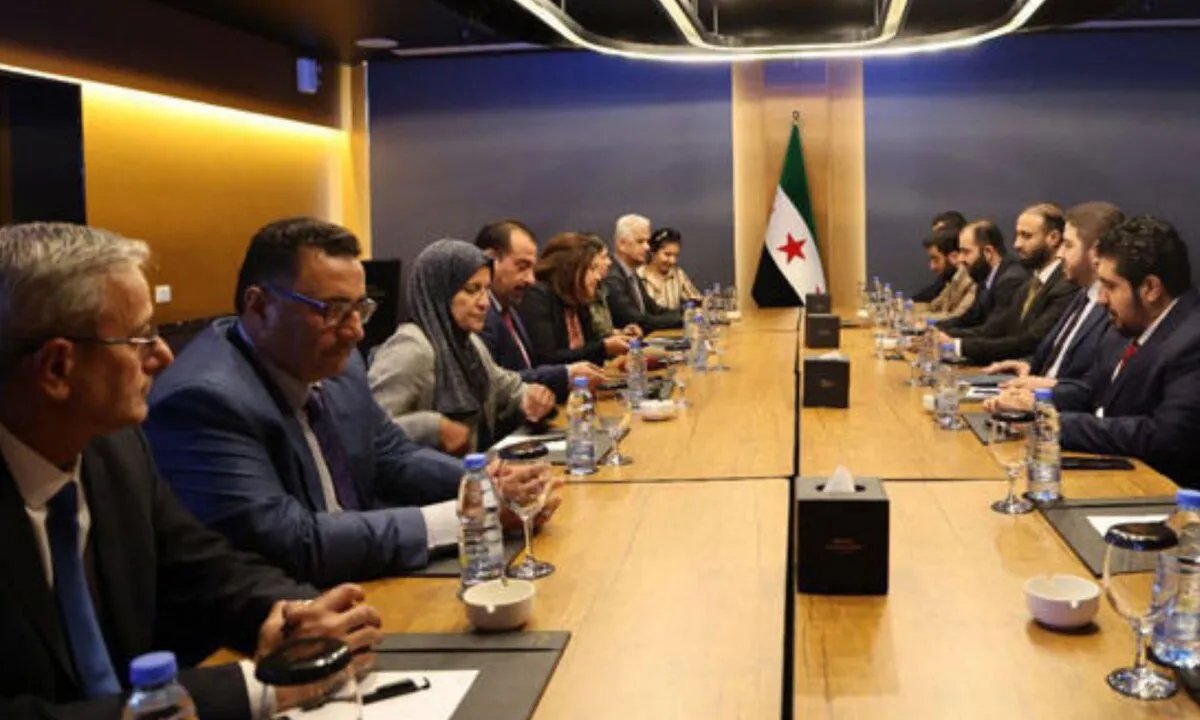 مفاوضات كردية سورية مرتقبة: هل تنجح في تحقيق اللامركزية والاعتراف بالقومية الكردية؟