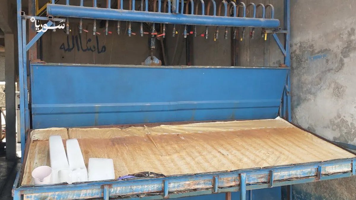 الرقة تتأهب لموجة حرّ خانقة: أزمة الثلج تتفاقم وتُثقل كاهل السكان